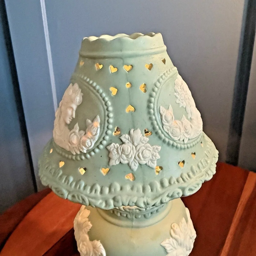 Vintage Jasperware Style Accent Lamp Cameo Heart Cutout Mint Green Kitchen Mini